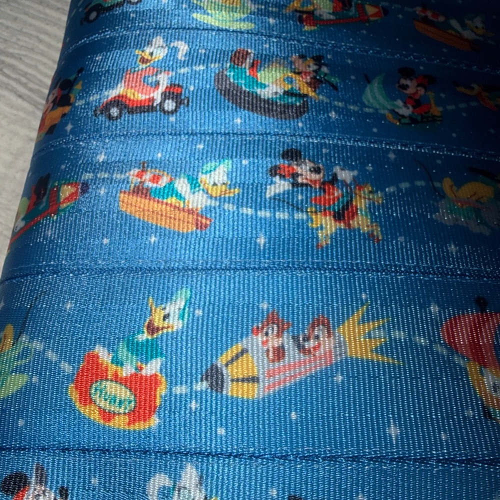 Disney Harvey's Play N' Park Crossbody Bag - Picture 8 of 9